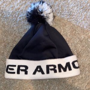 Under armour youth Pom hat